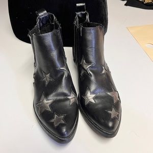 Low rider Star design boots